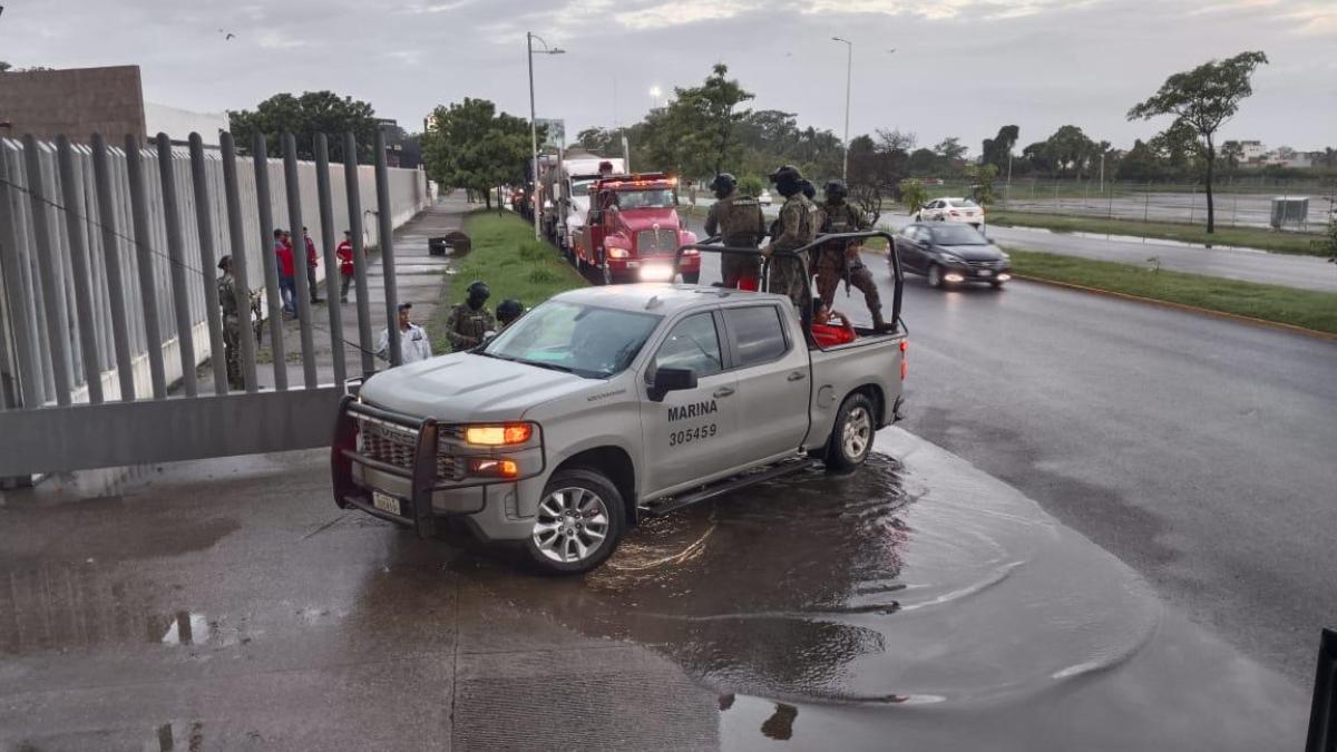 Detiene Marina a huachicoleros y evita la extracción de 46 mil litros de hidrocarburo en Dos Bocas, Tabasco