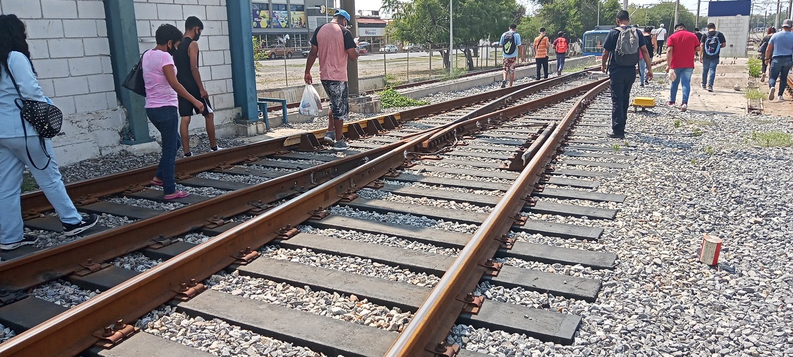 Se Descarrila Vagón De La Línea 1 Del Metrorrey Desalojan A Pasajeros 8133