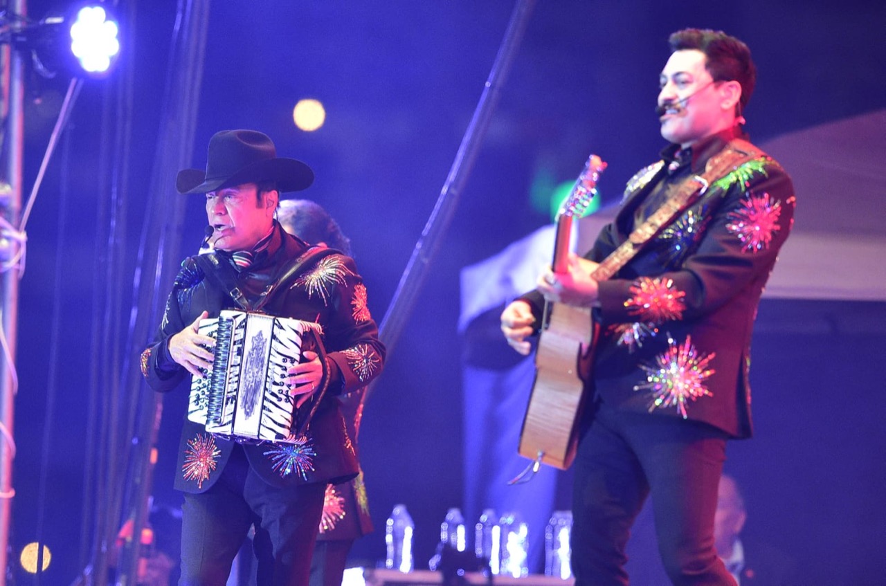 En FOTOS, así se vive el concierto de Los Tigres del Norte en el Zócalo