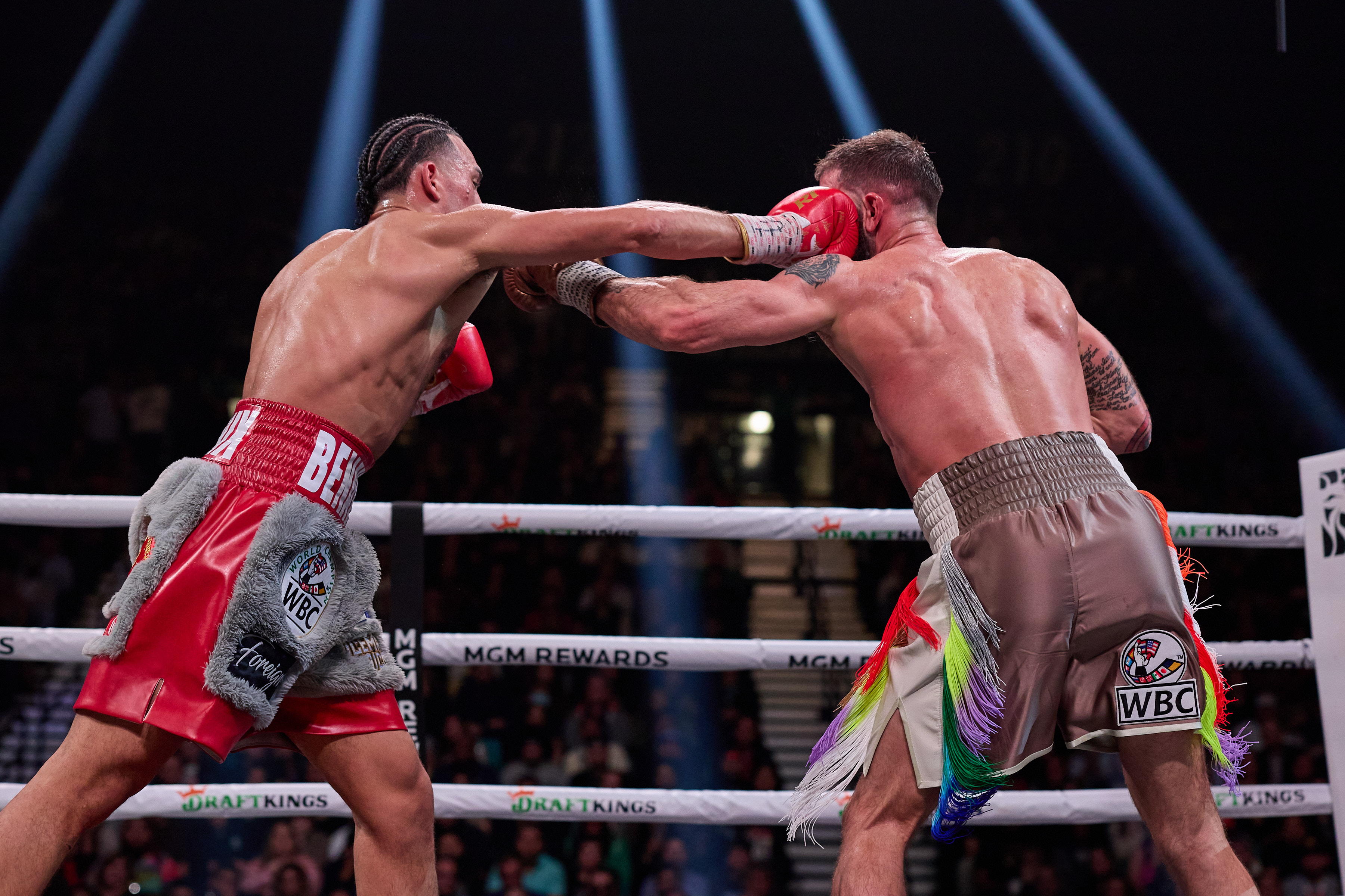 David Benavidez vs Caleb Plant Resumen y ganador de la pelea de box